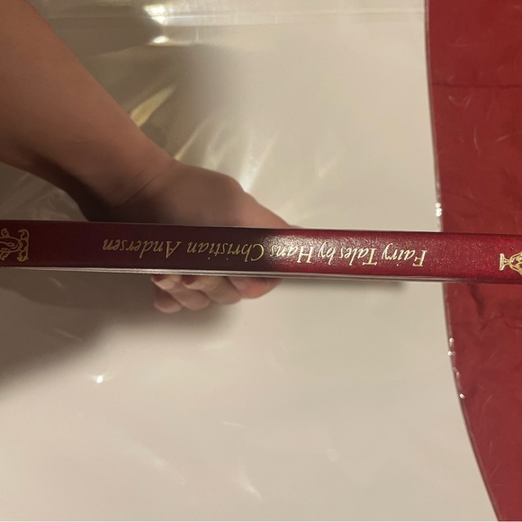 Red Fairy Tales Book by Christian Hans Andersen - Picture 3 of 4